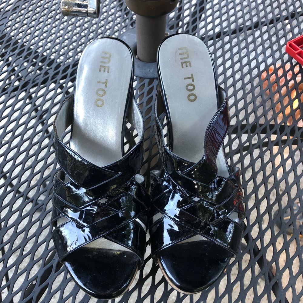 EUC Me Too Patent Leather Wedges